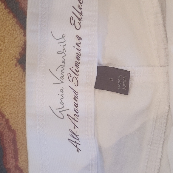 Gloria Vanderbilt shorts, white, Size 8 - Picture 3 of 4
